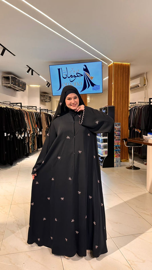 عباية "جومانا" العصرية - لمسة رقيقة بتطريز "الفيونكة" المبهج